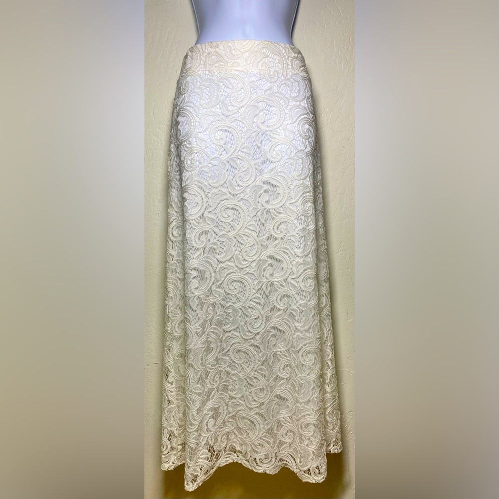 BEAUTIFUL lace Maxi Skirt 🤍